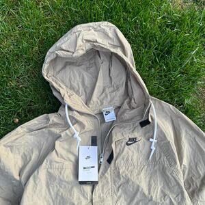 Nike zip up windbreaker rain jacket